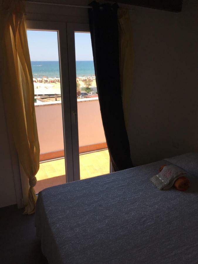 La Casa Di Leila Lägenhet Passoscuro Exteriör bild